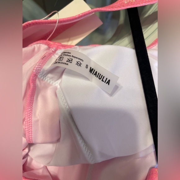 MIAIULIA Women's Retro 80s/90s Inspired High Cut Low Back
Padding One Piece - Picture 6 of 6